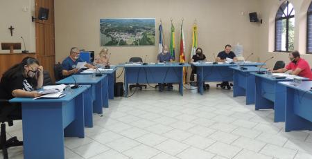 *A retirada da máscara foi permitida somente durante o pronunciamento.