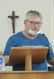 *A retirada da máscara foi permitida somente durante o pronunciamento.