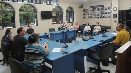 Vereadores recebem a secretária de Saúde para reunião na Câmara Municipal