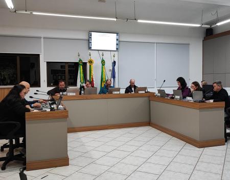 Legislativo analisa projetos em Sessão